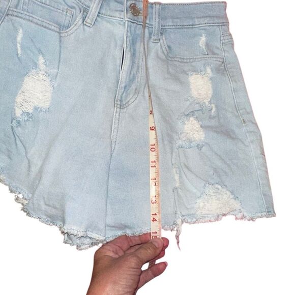 SO Boyfriend super high rise, distressed jean shorts Sz 3/26 - Picture 9 of 11